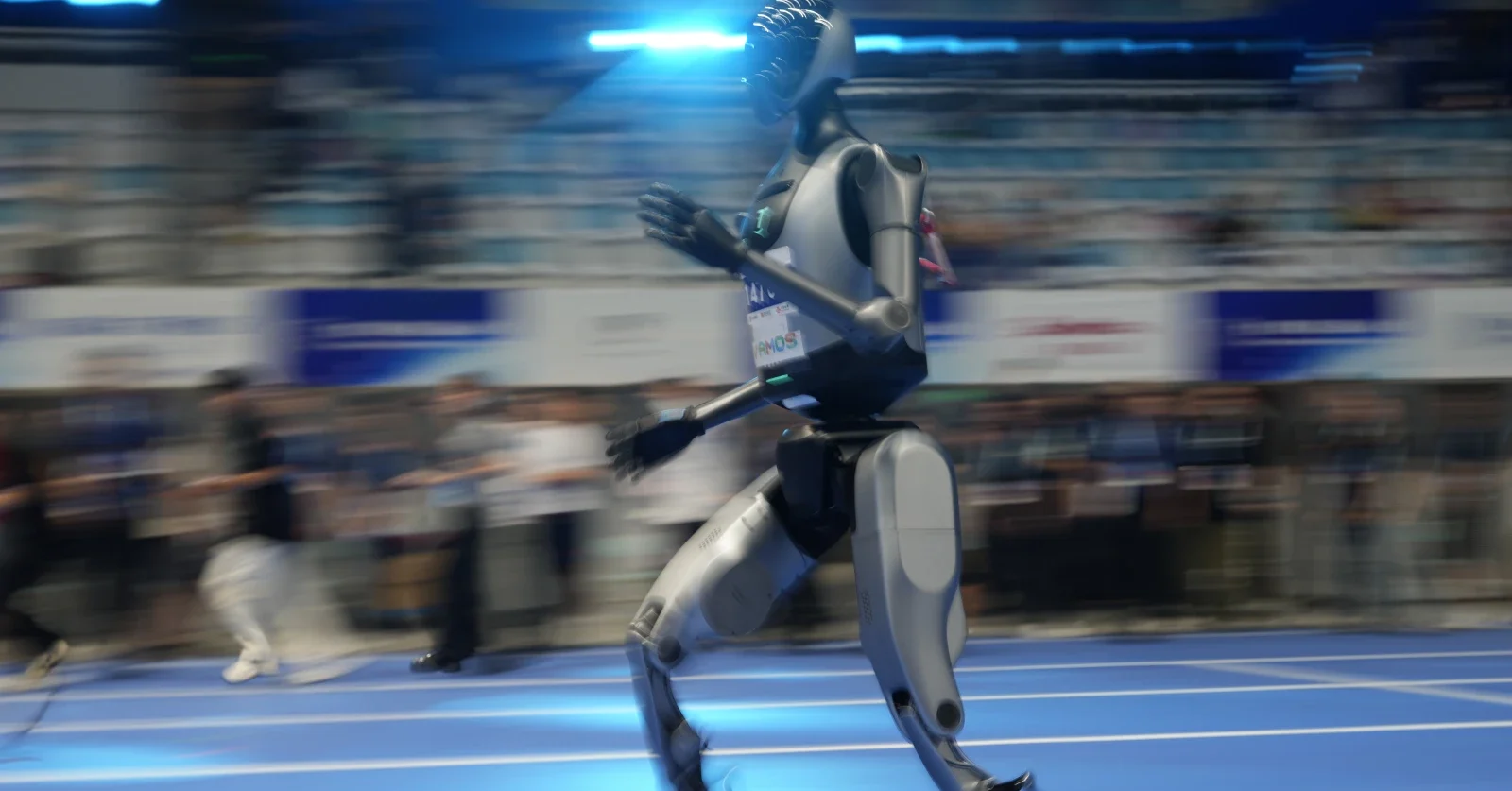 Tiongkok Gelar Pertandingan Robot Humanoid Pertama di Dunia