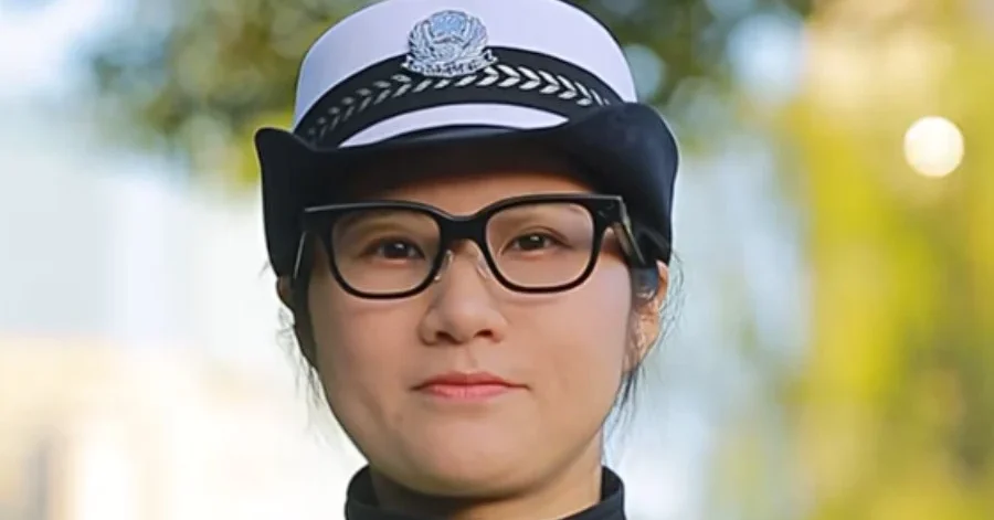 Polisi China Pakai Kacamata AI untuk Patroli Lalu Lintas